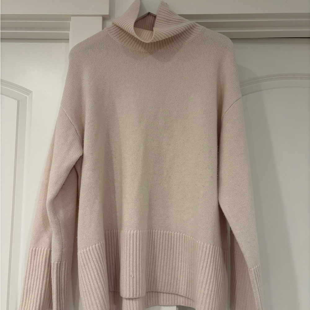 H&M beige cashmere blend sweater Size L #knitwear #luxury
